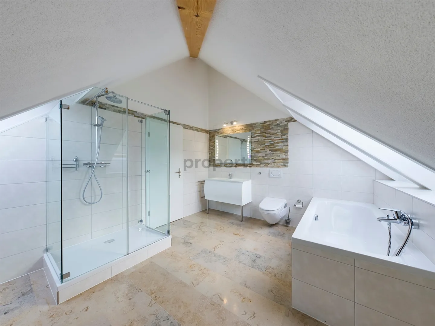 Light-Filled Dream Home in Weiach: Stylish 3.5-Room Attic Apartment with High Ceilings and Great Views - Photo 12 of 13