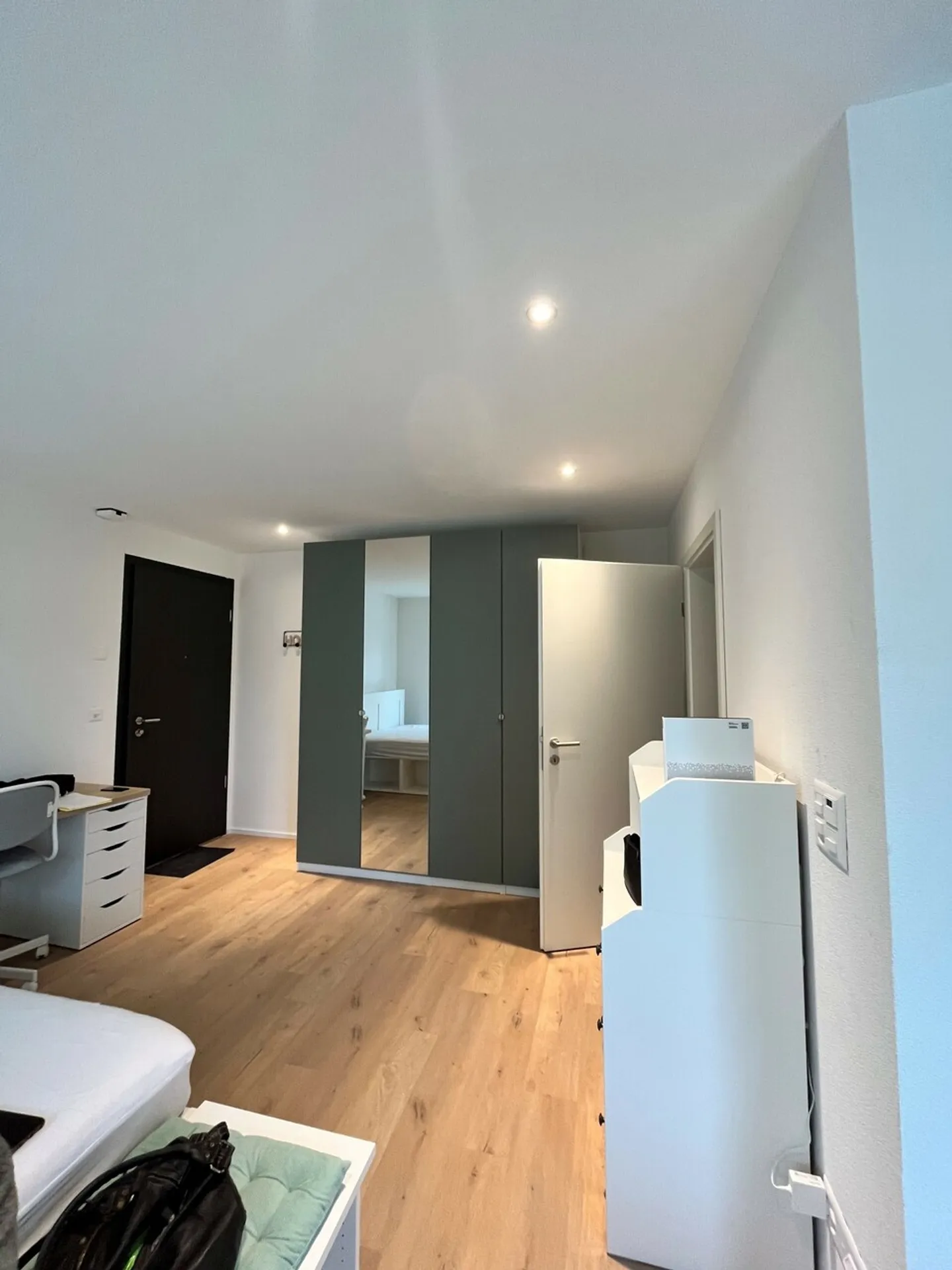 Incantevole studio arredato - Foto 3 di 6