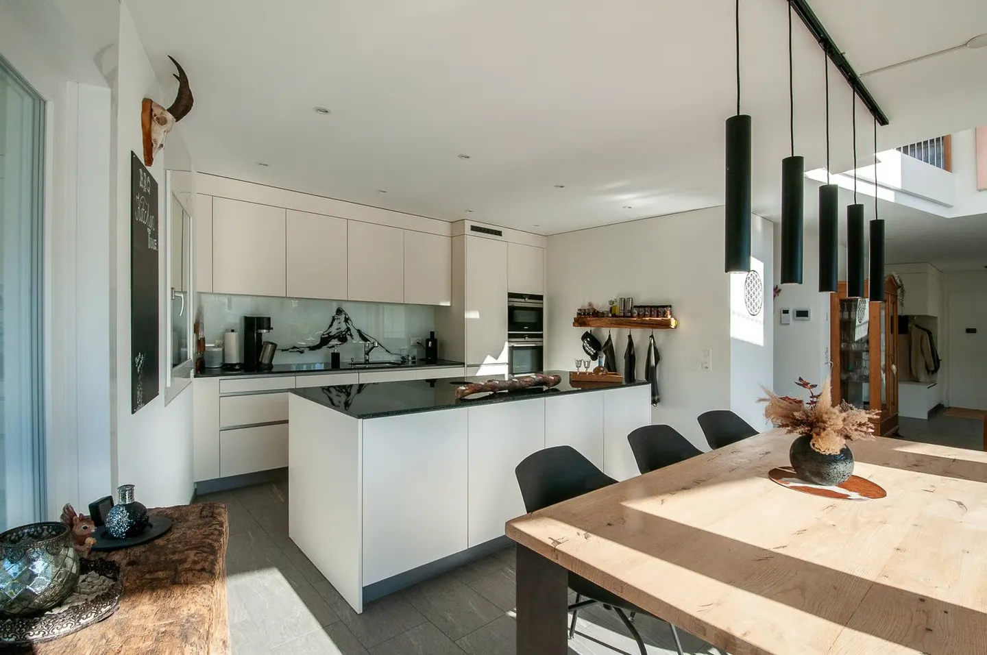 Coming Soon: Maisonette Terrace House with Breathtaking Views - Photo 3 of 7