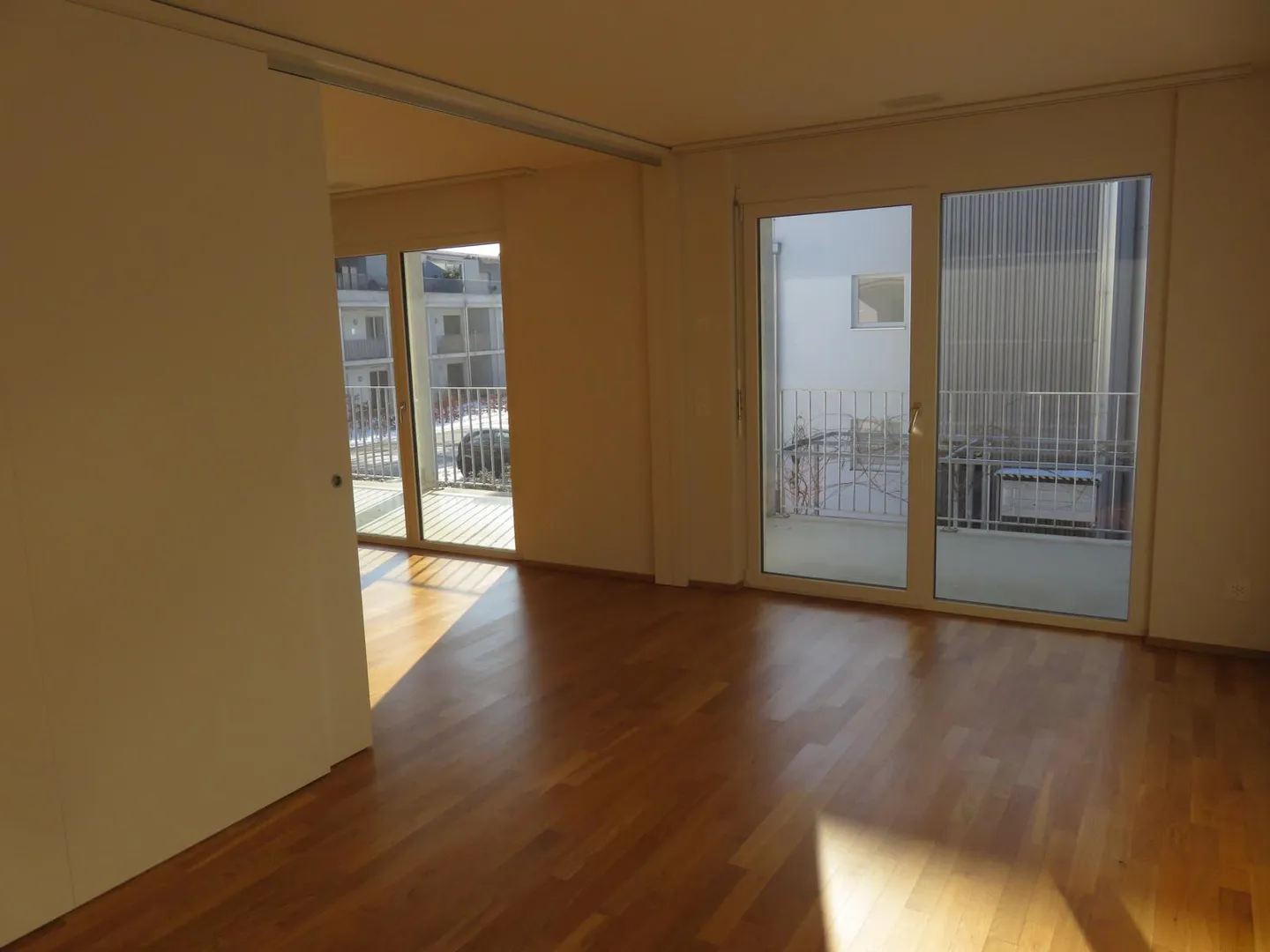 Modernes Apartment mit Balkon - Foto 9 von 13