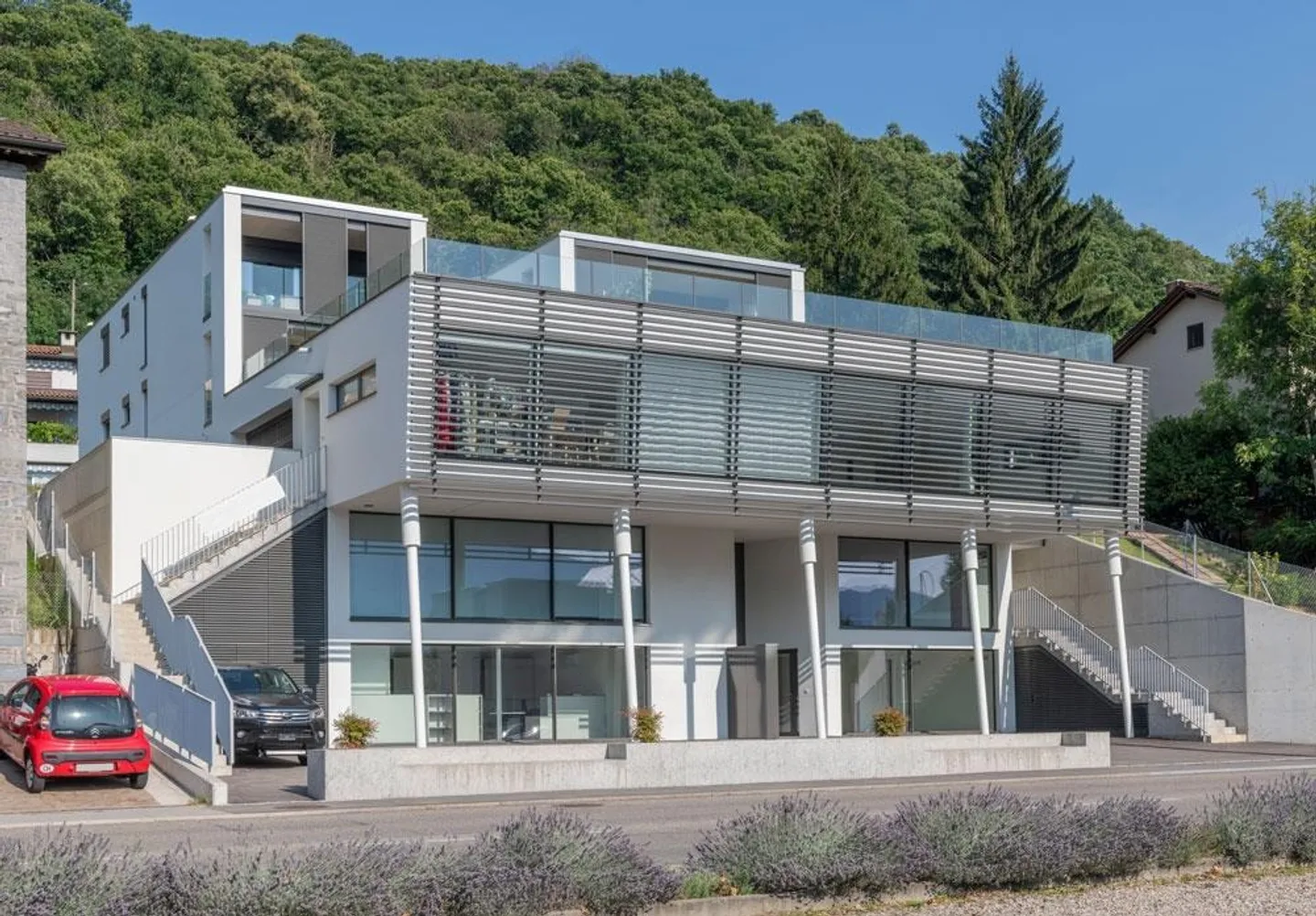 For Sale Commercial Space on 2 Levels (85.60 m2 + 72.60 m2) for Office - Photo 1 of 13