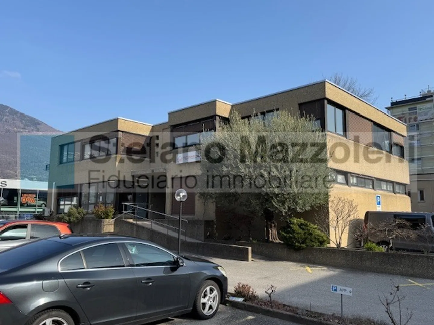 CAMORINO - Central area - Commercial space - Photo 1 of 5