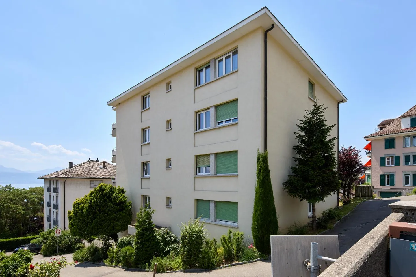 Appartement Charmant avec Vue sur le Lac - Photo 3 sur 3