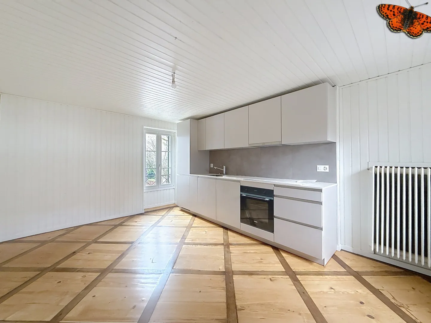 "2.5 PIECES with Stamp// 2.5-Room Apartment with Charm" - Photo 1 of 8