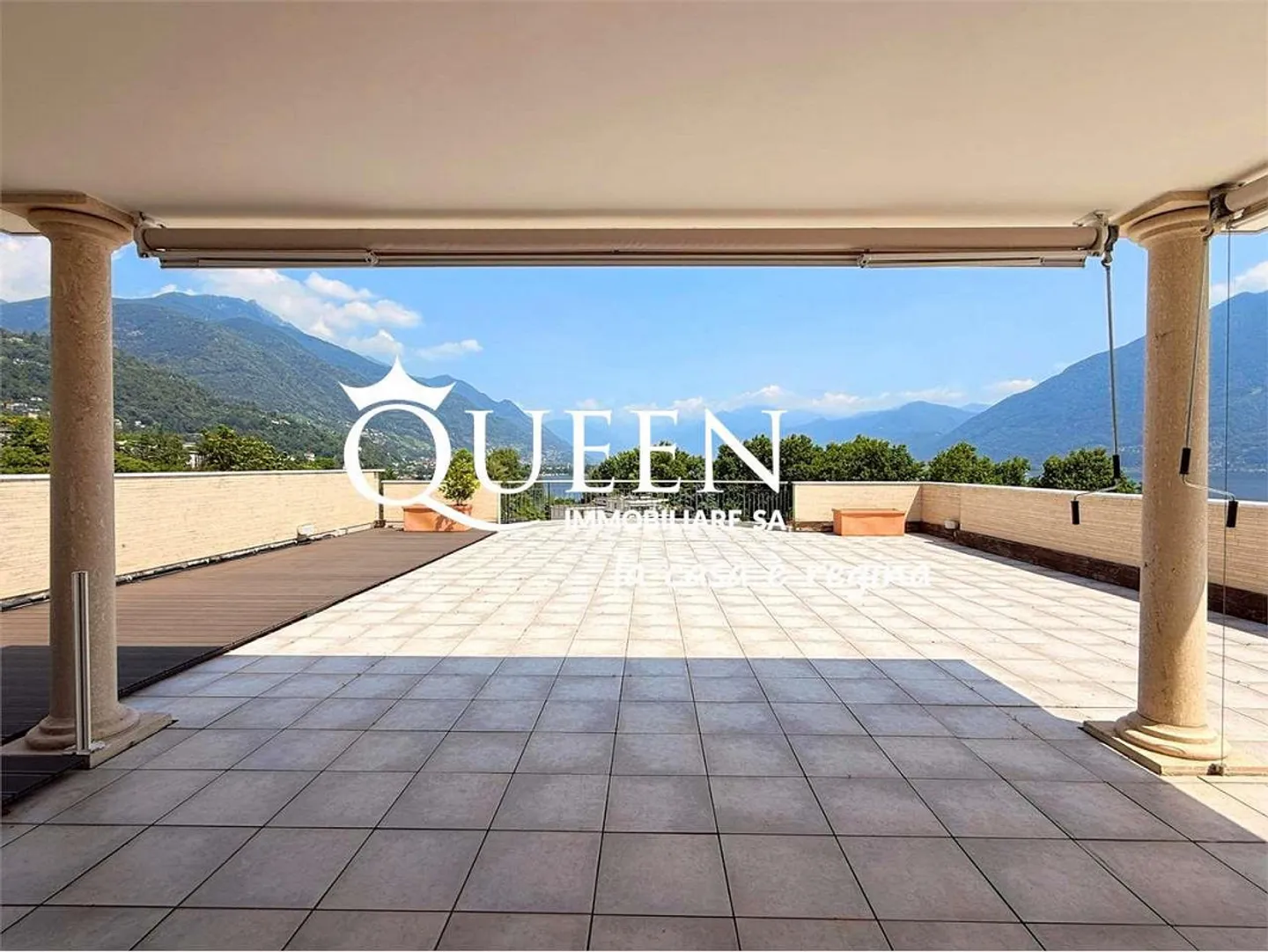 Minusio : penthouse 4.5 pièces, 150 m², terrasse, jacuzzi, vue sur le lac et les montagnes - Photo 1 sur 13