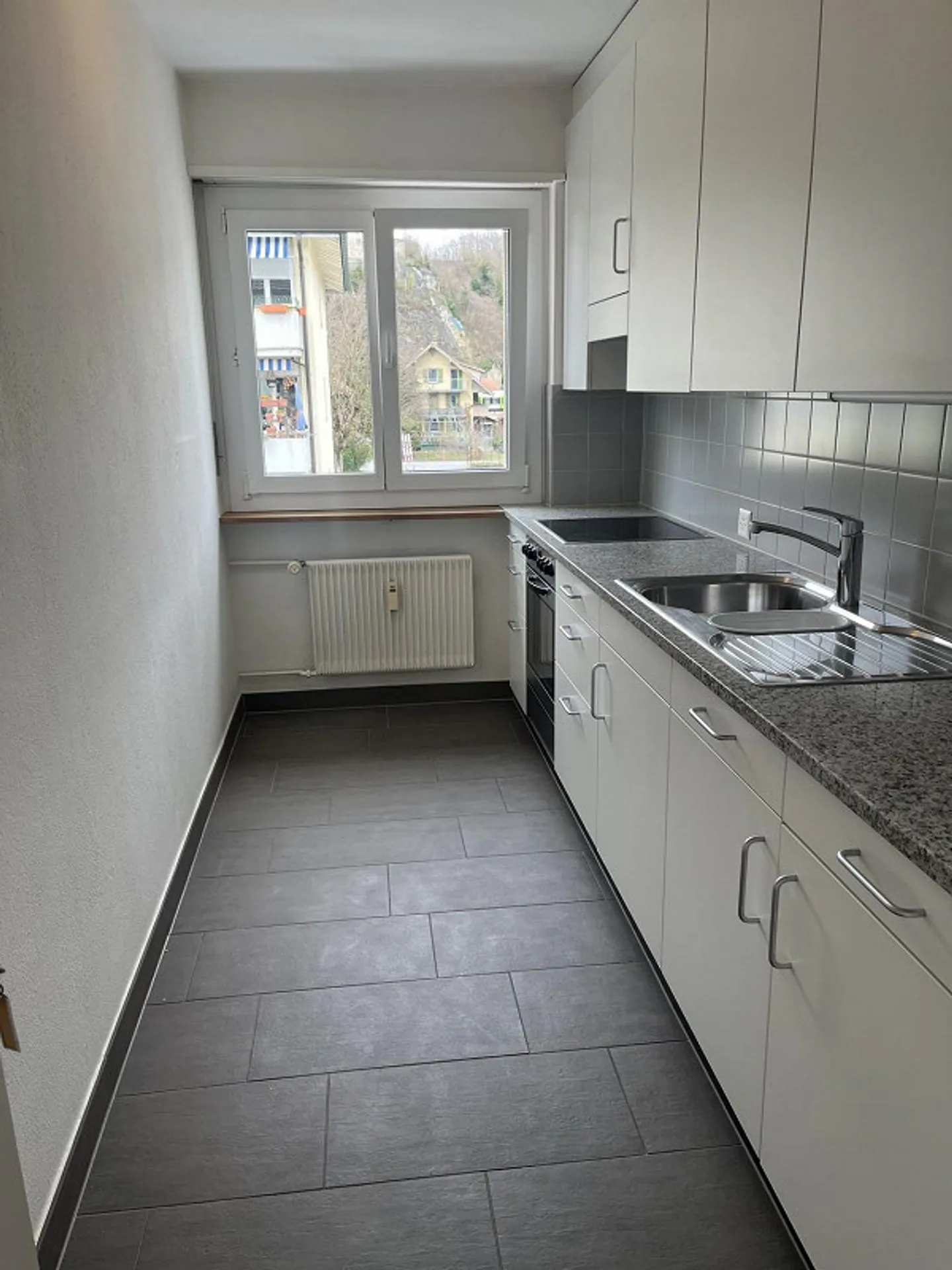 Geräumige Wohnung in ruhiger Lage - Foto 2 von 7