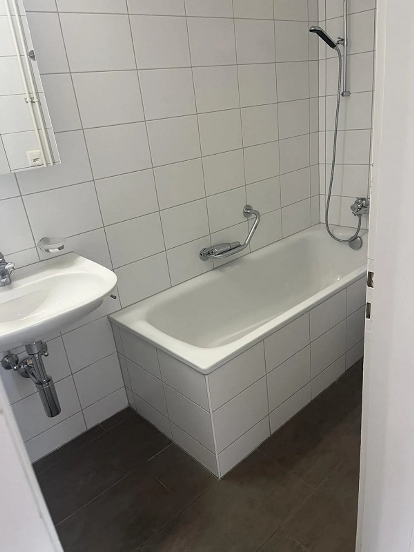 Geräumige Wohnung in ruhiger Lage - Foto 7 von 7