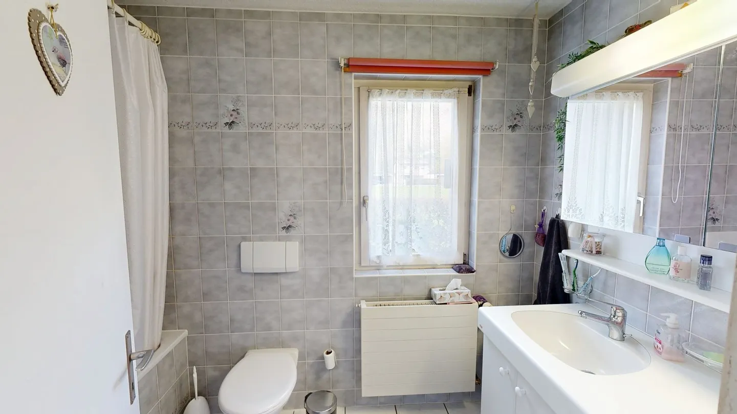 Casa unifamiliare di 6,5 stanze con bel giardino - Foto 6 di 13