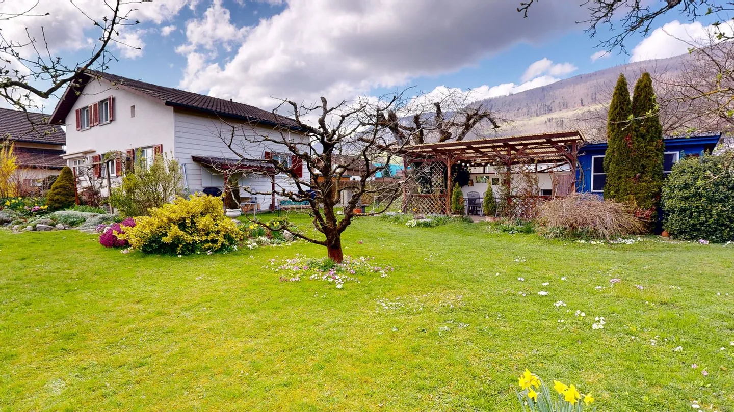 Casa unifamiliare di 6,5 stanze con bel giardino - Foto 12 di 13
