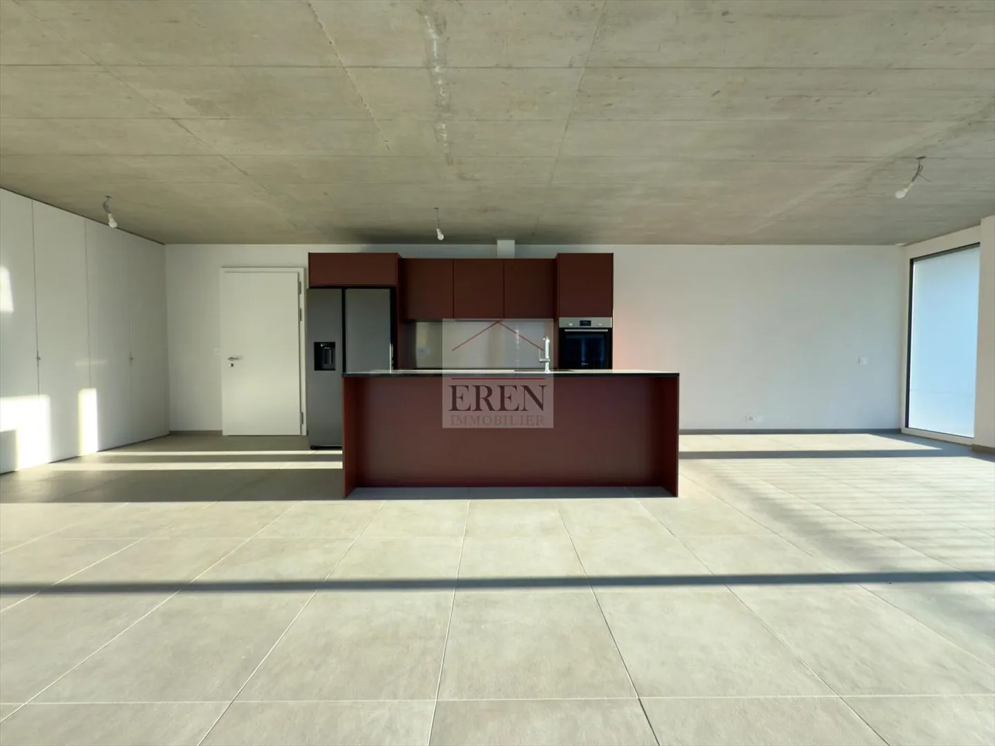 Attico panoramico 4,5 locali completamente vetrati con balcone-terrazza angolare di 72m2 - Foto 6 di 13
