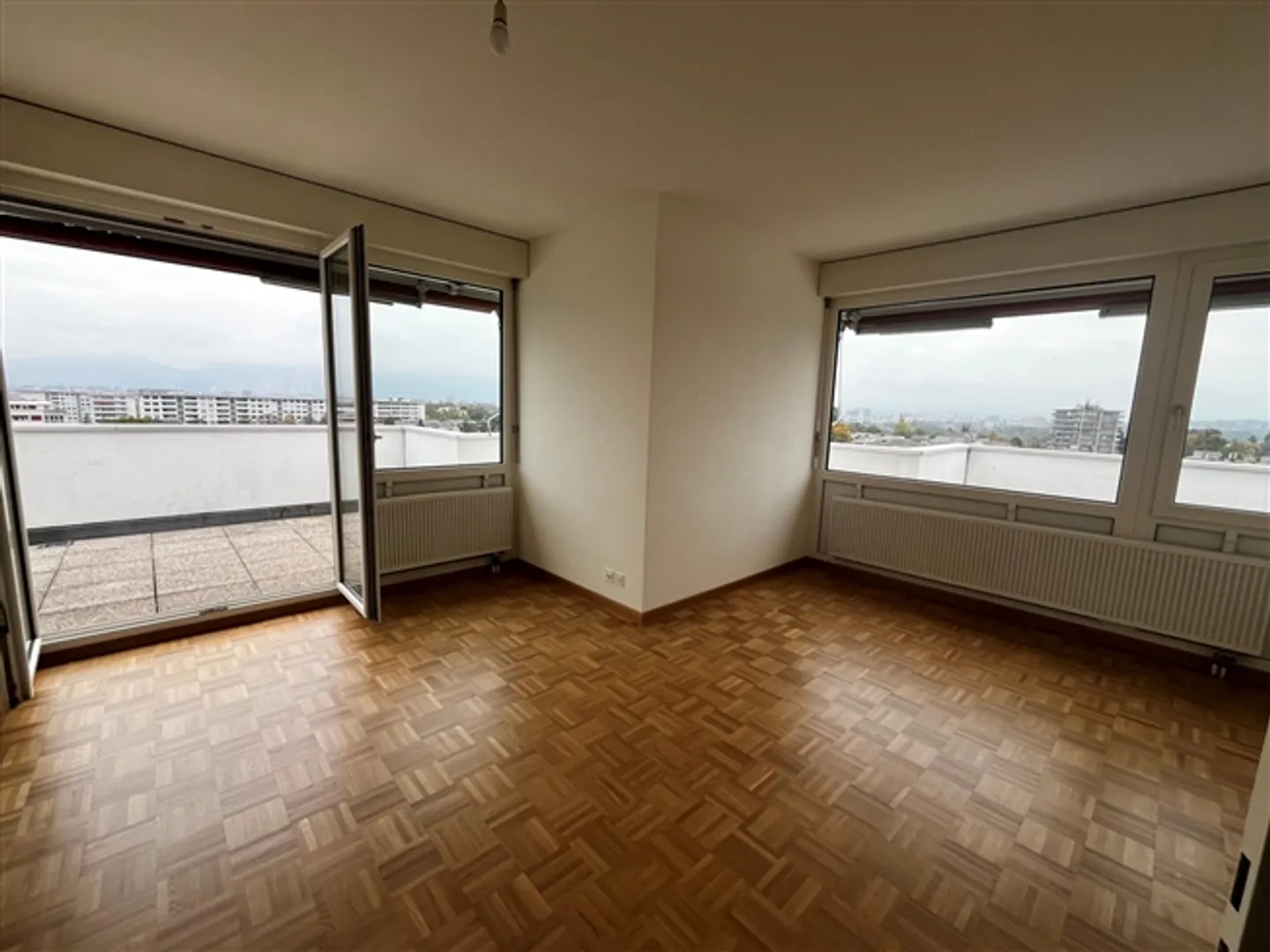 4 Rooms in the Attic with Large Terrace - Photo 2 of 9