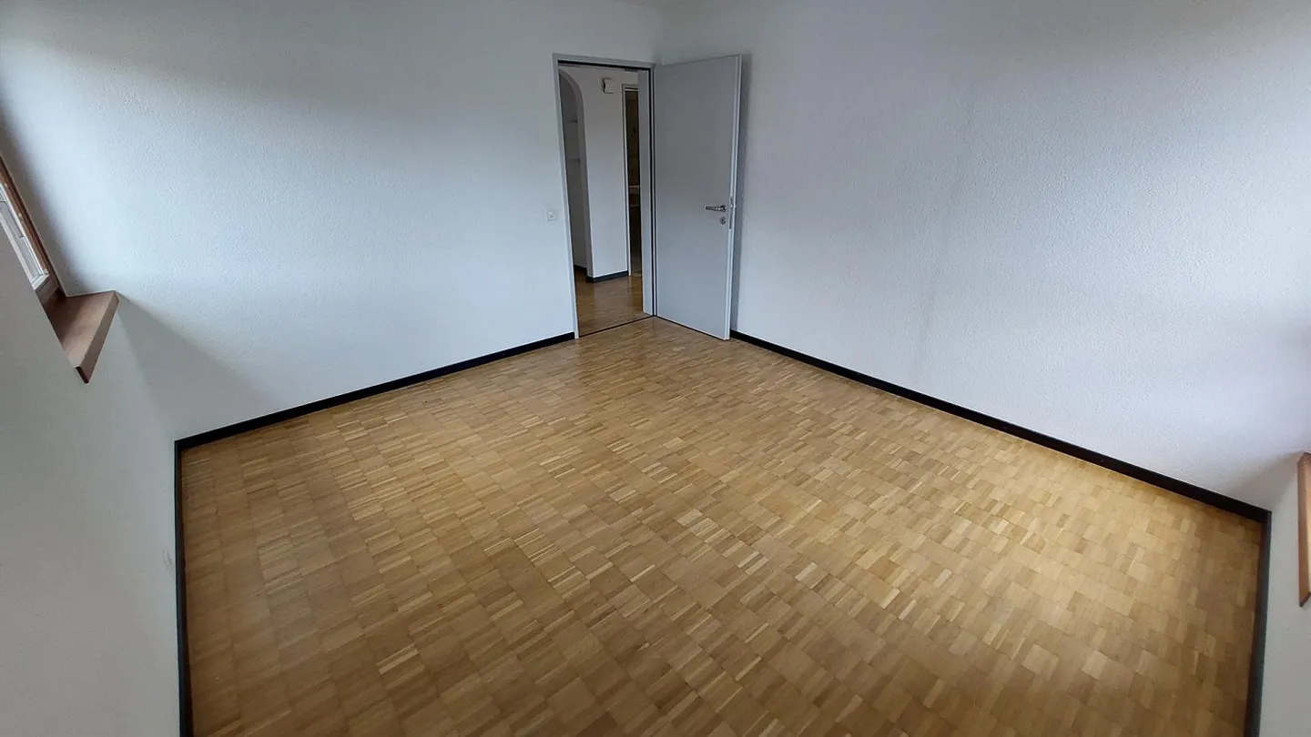 Ottimo appartamento con balcone, nel centro di Lengnau - Foto 8 di 10