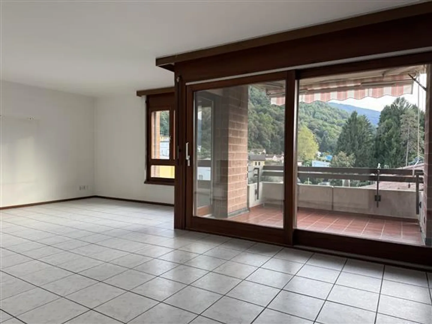Caslano: 4.5 Room Apartment - Photo 1 of 11