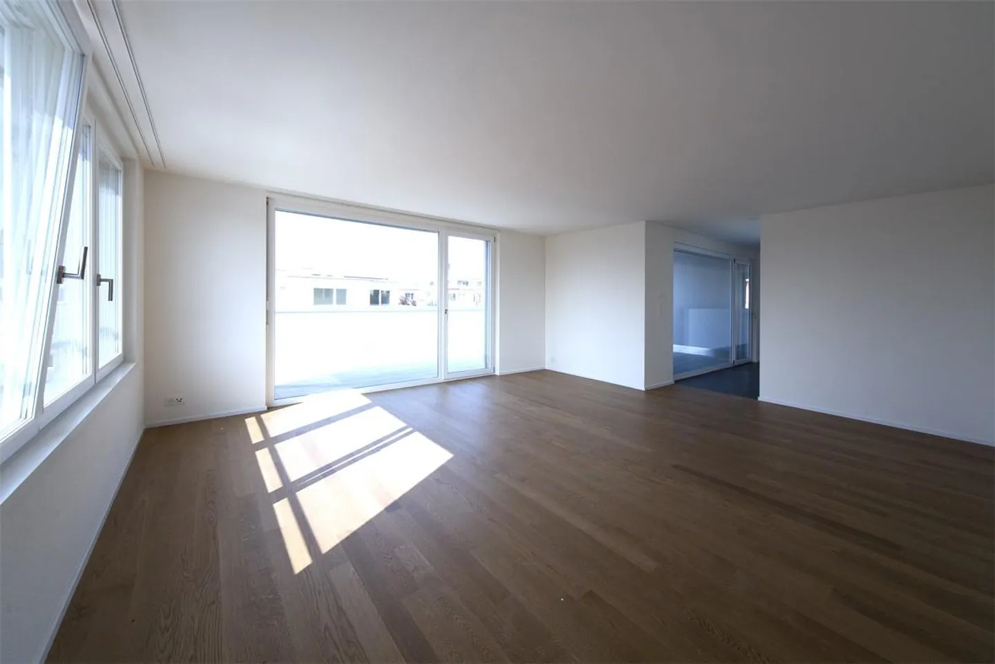 5.5-Zimmerwohnung im 1. OG an beliebter Lage in Pfäffikon - Foto 3 von 6