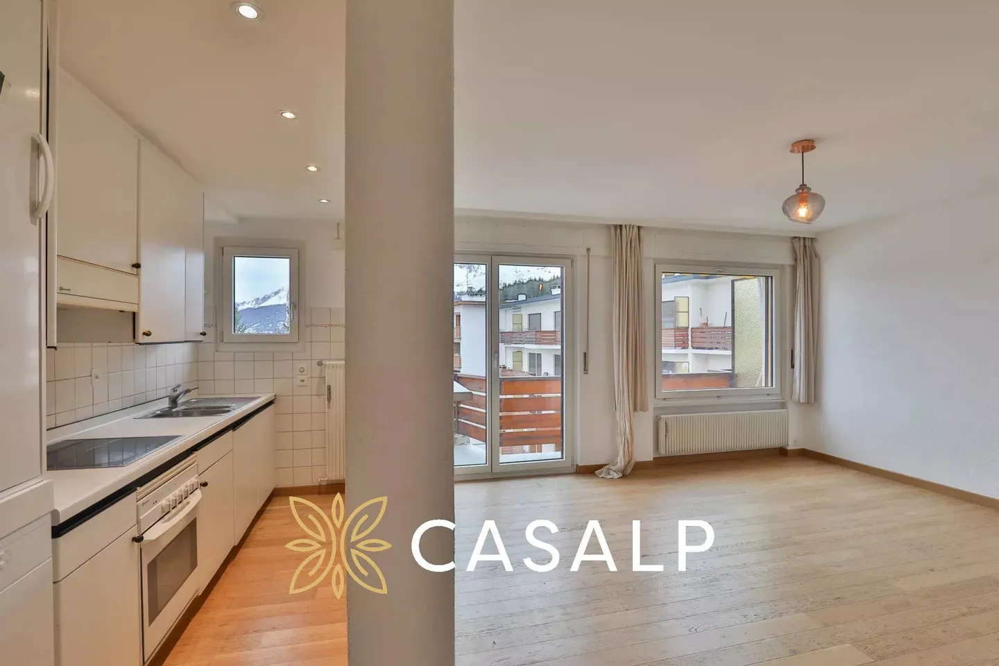 Attic apartment with 2.5 rooms and bright ambiance in the center of Crans-Montana - Photo 4 of 14