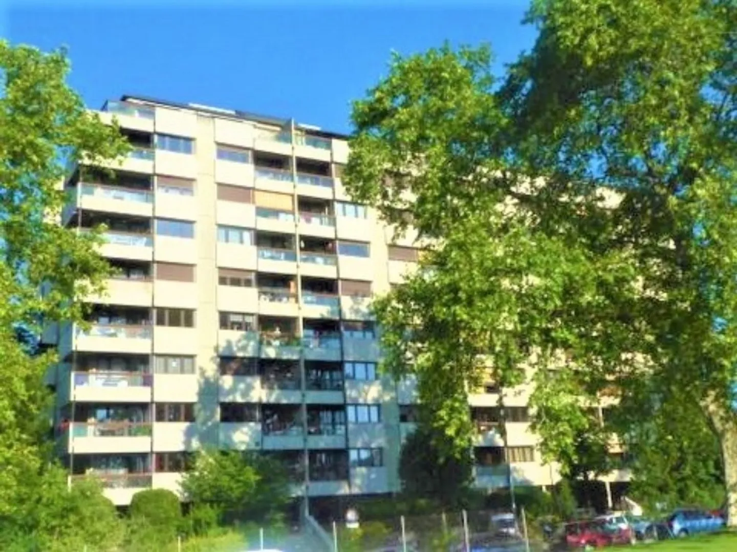 Place de parc intérieure à Bâtie - Photo 1 sur 1