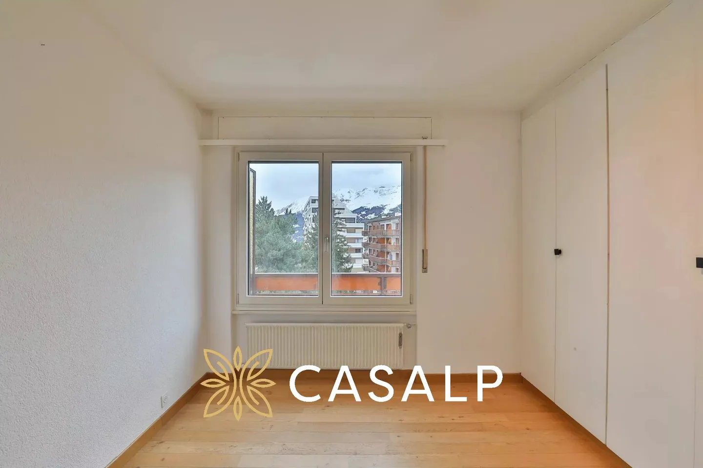 Attic apartment with 2.5 rooms and bright ambiance in the center of Crans-Montana - Photo 11 of 14