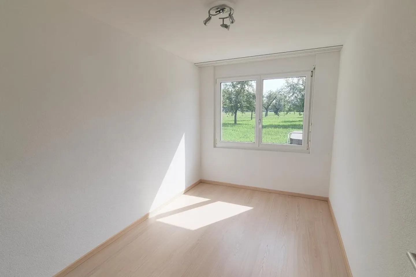 Tranquillità pura - Sogno familiare adiacente alla zona agricola - Foto 5 di 13