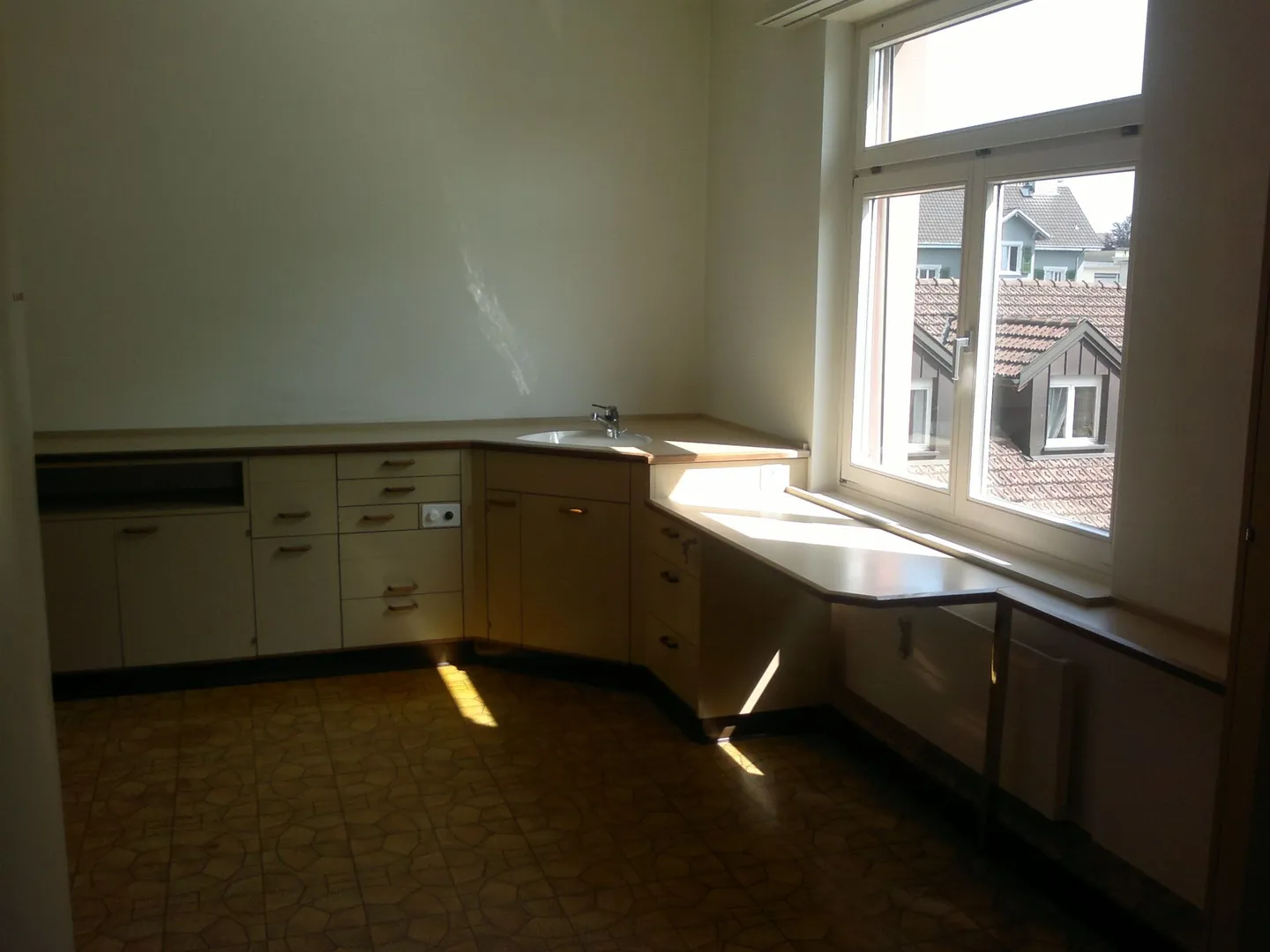 Grosszügige Arztpraxis - Foto 8 von 10