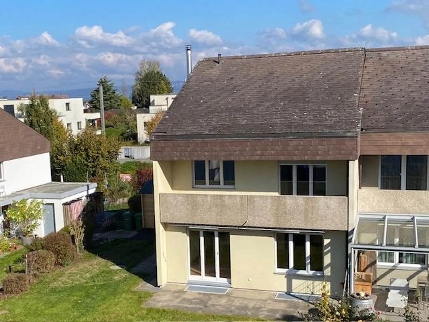 5.5 Semi-Detached Family House - Photo 1 of 24