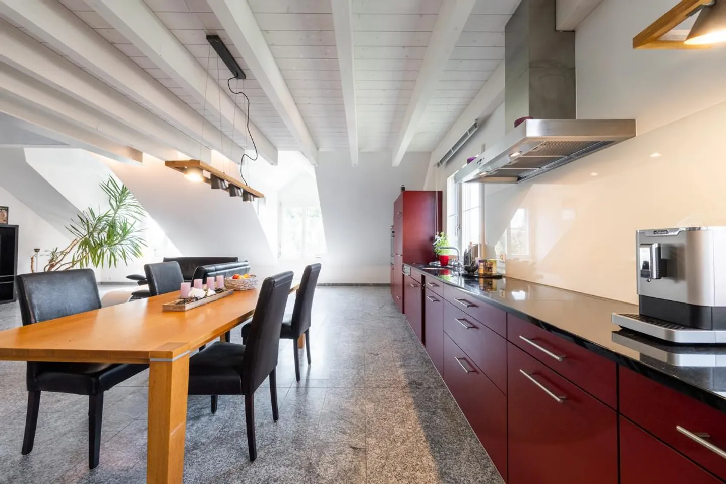 Appartamento attico unico e luminoso - Foto 1 di 2