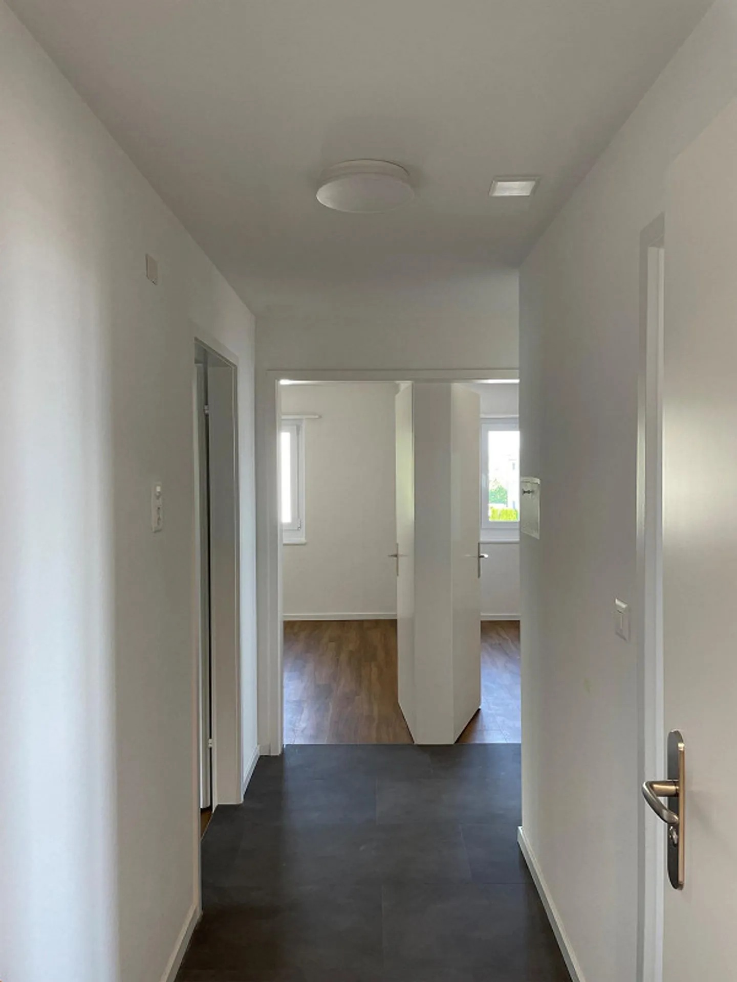 Appartamento ristrutturato vicino al lago - Foto 7 di 9