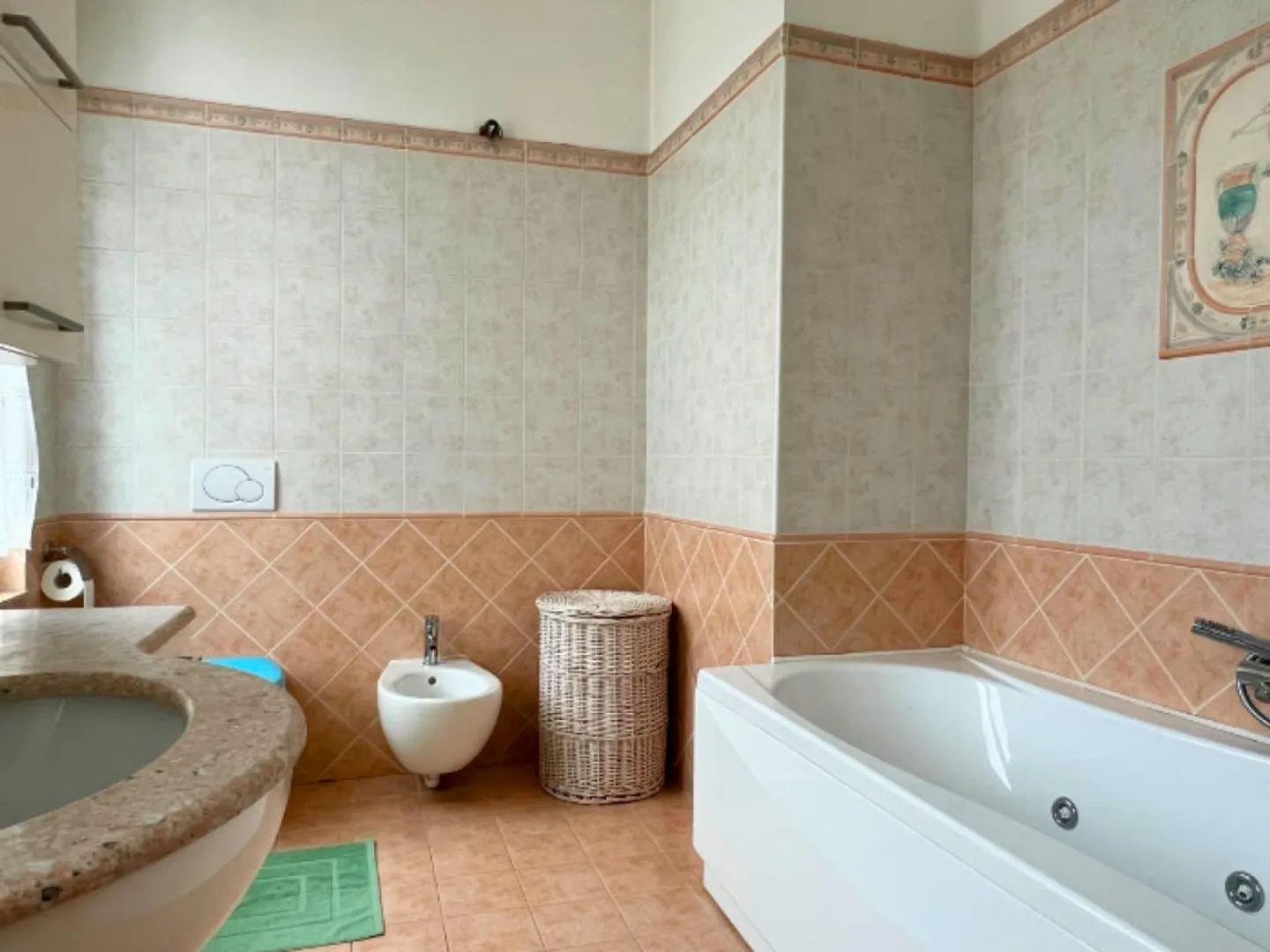 Ampia casa plurifamiliare con autorimessa a Balerna - Foto 10 di 13