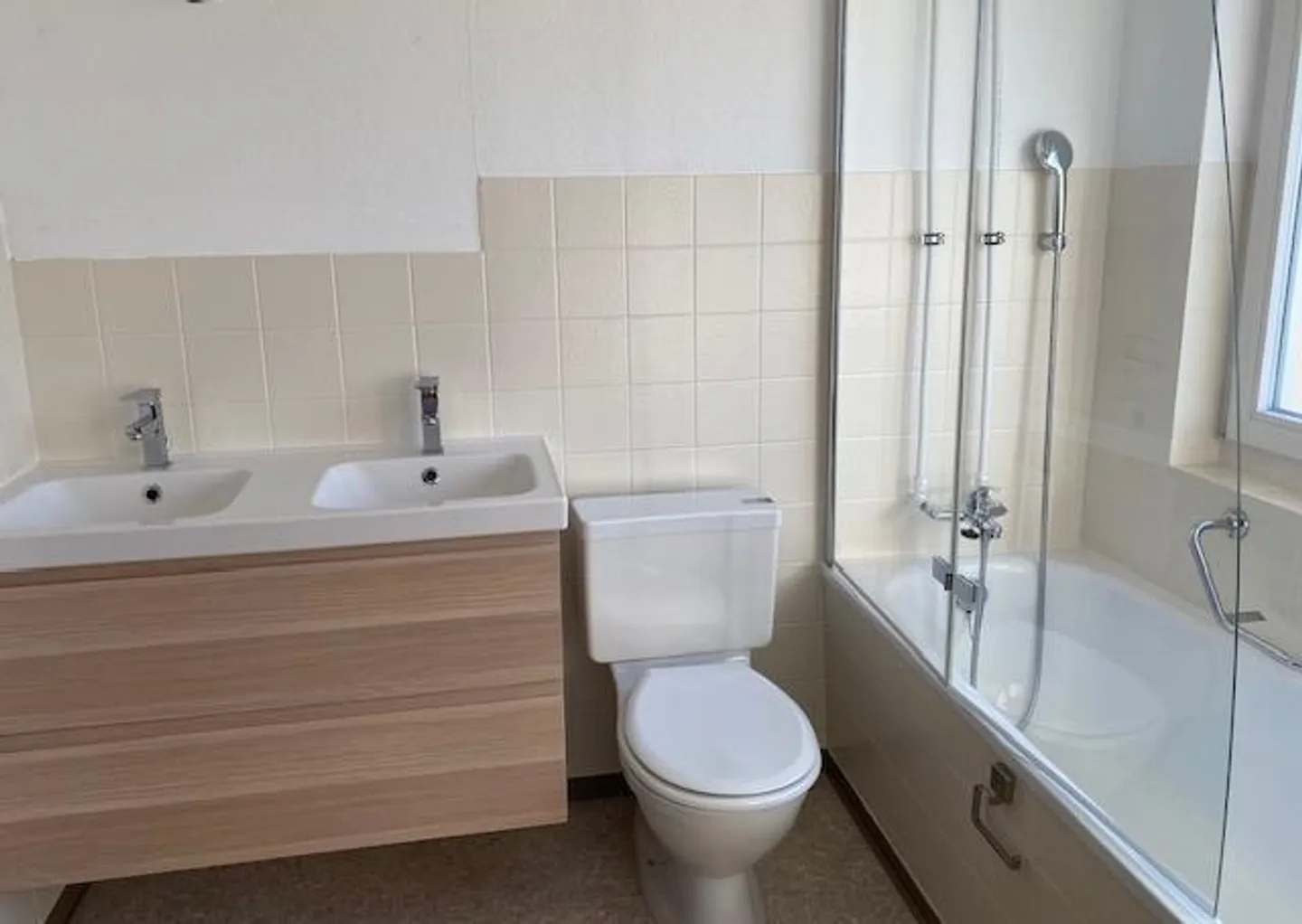 5.5 Semi-Detached Family House - Photo 14 of 24