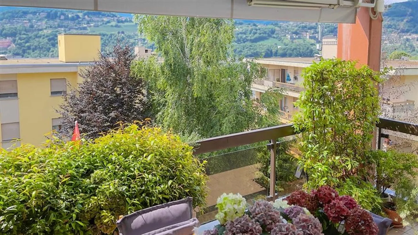 Geräumige 2,5 Zimmer mit bewohnbarem Balkon in Lugano - Foto 4 von 4