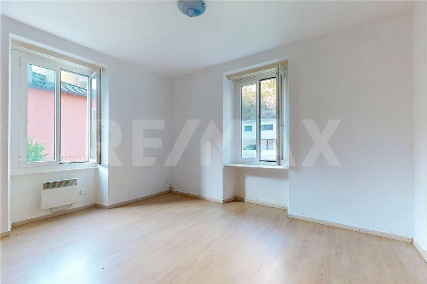 Haus mit 4 Wohnungen - Foto 3 von 13