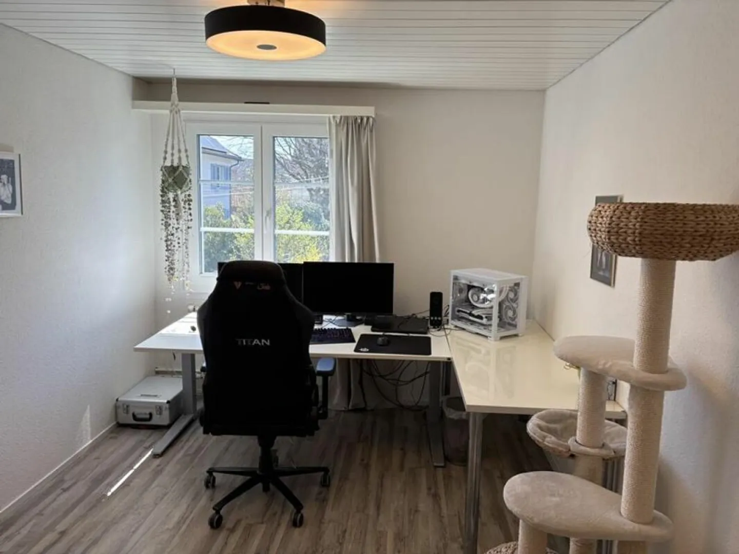 Living with added value: charming 4.5-room apartment combines quiet location with central accessibility - Photo 8 of 16