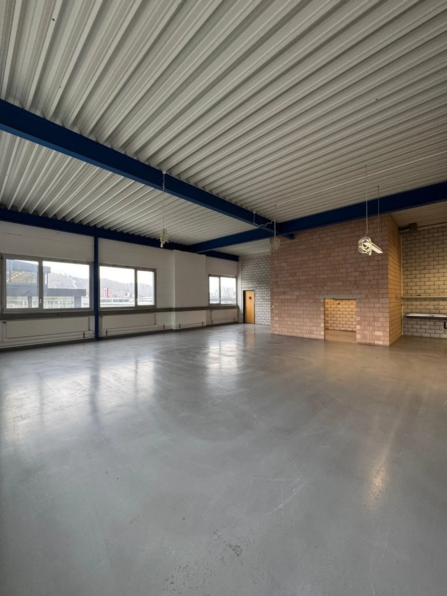 Vielseitige Gewerbefläche zu Vermieten - Foto 2 von 10