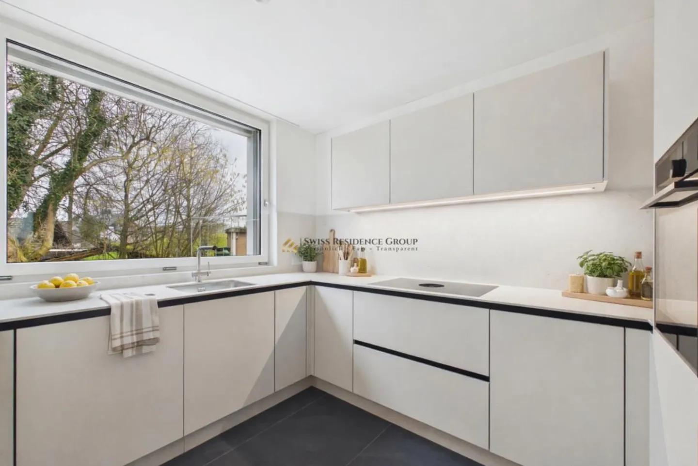 Geräumiges Familienhaus mit Garten - Foto 3 von 13