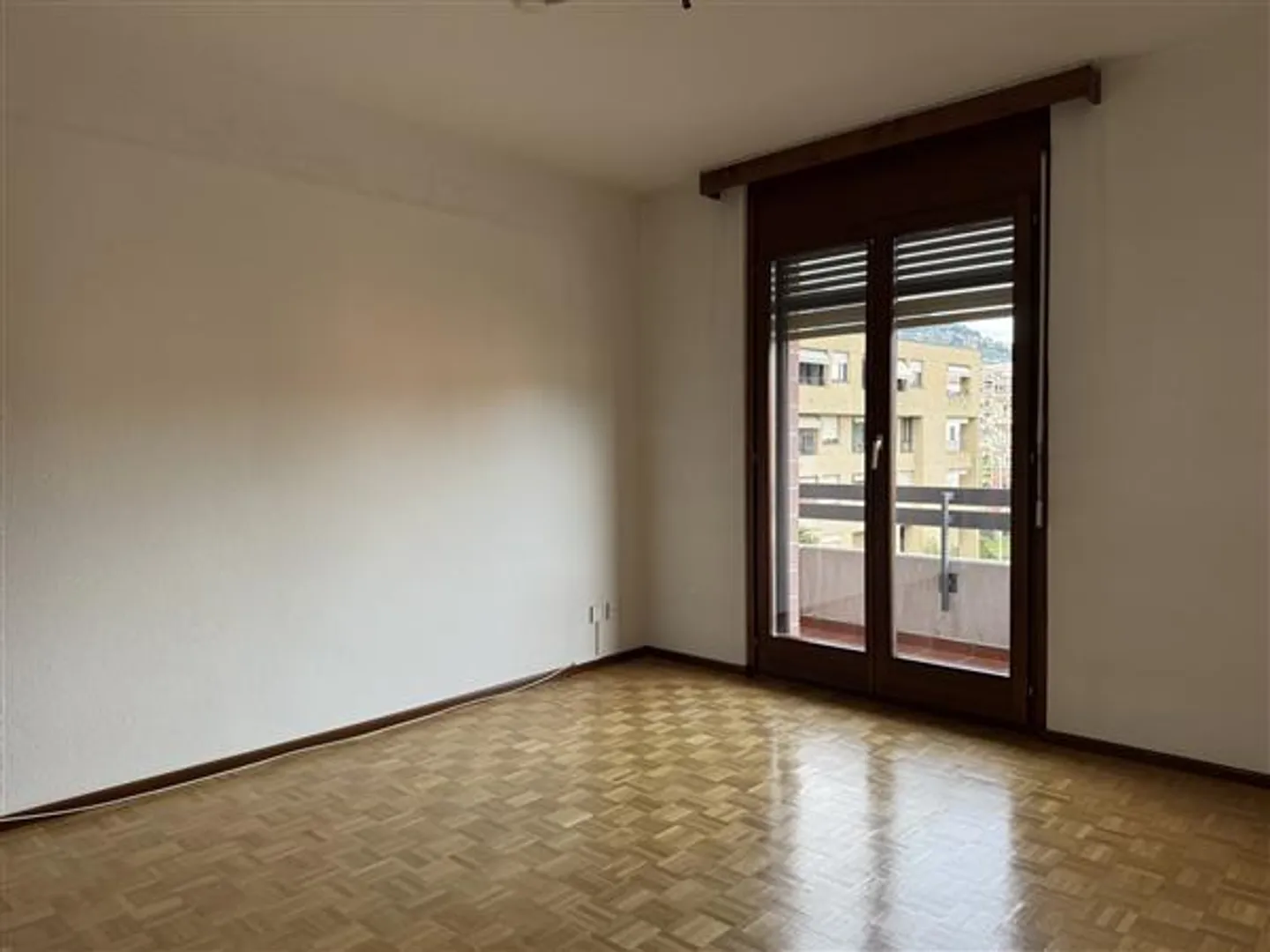Caslano: 4.5 Room Apartment - Photo 8 of 11
