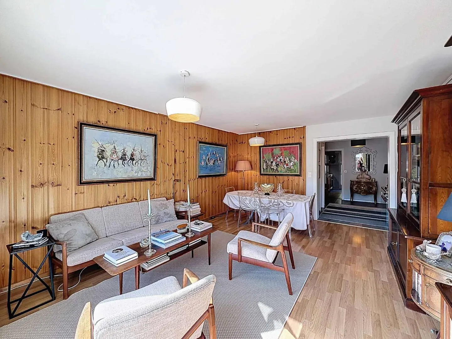 Charmante 4,5 Zimmer in absoluter Ruhe, nur wenige Schritte vom Zentrum entfernt - Foto 4 von 8