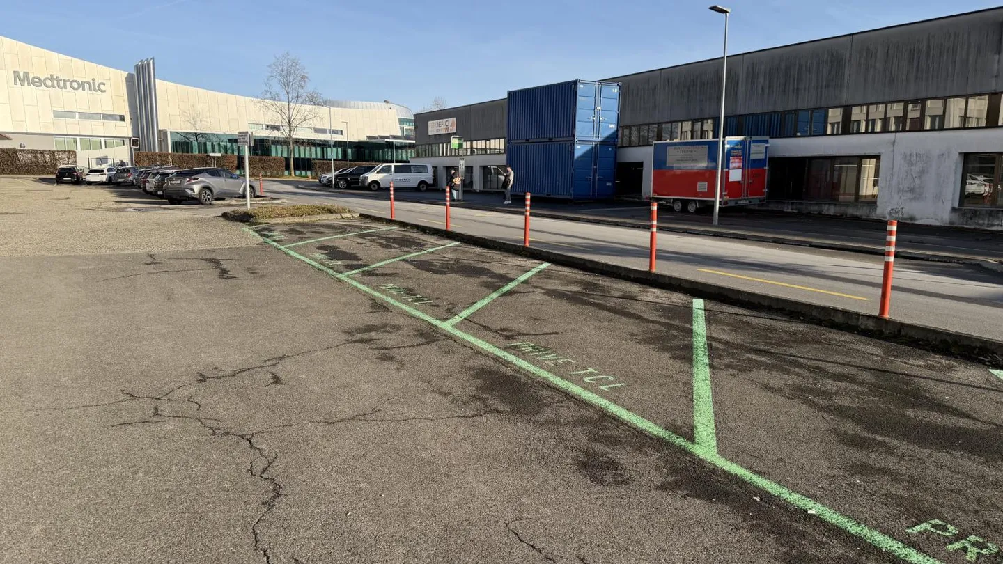 Spazio di parcheggio - Foto 2 di 3