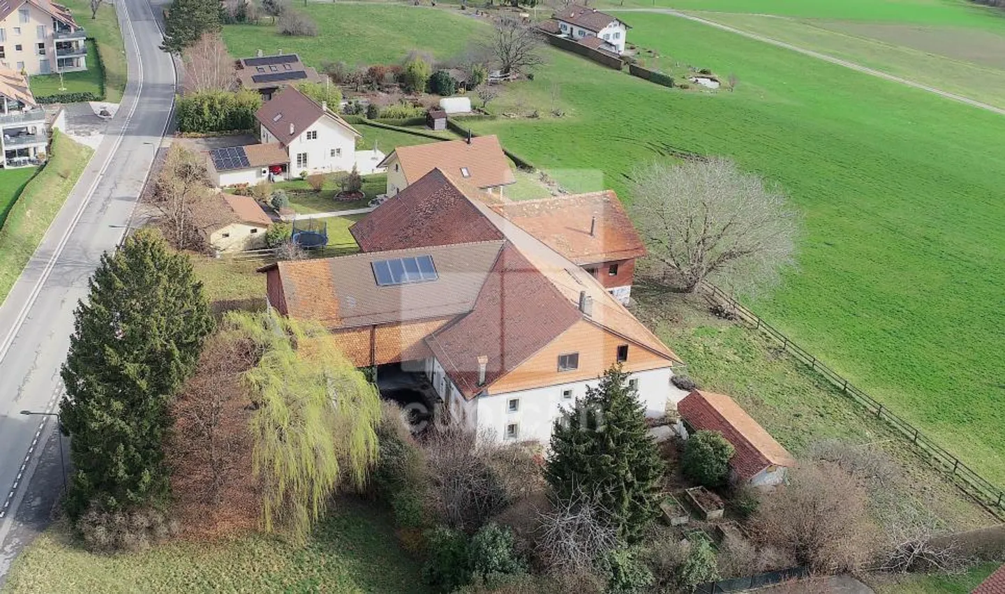 Eigenschaft mit Bauernhof aus 11 Zimmern und Projekt für 4 Wohnungen mit Genehmigung - Foto 12 von 12