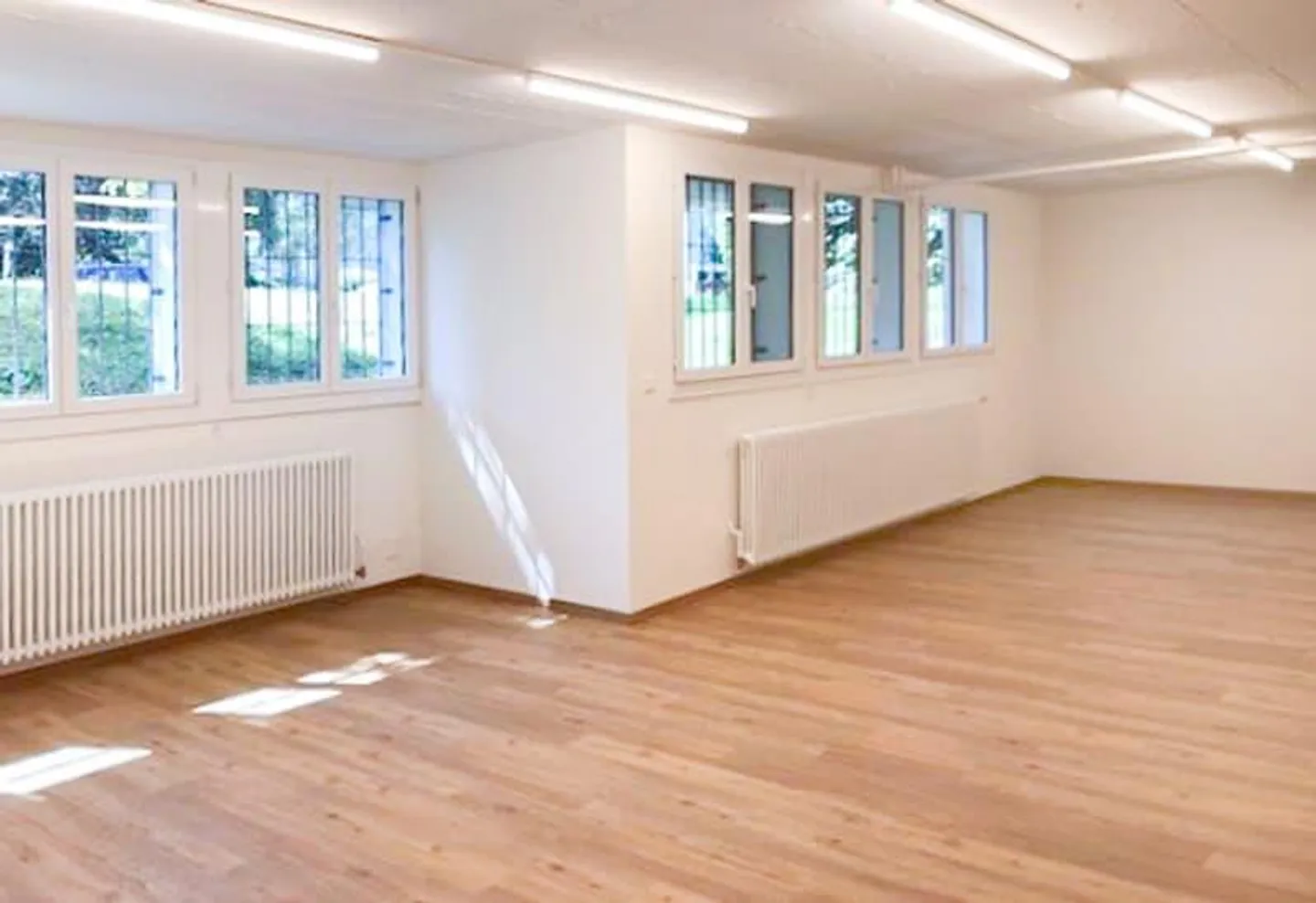 Espace commercial spacieux dans un emplacement central dans le district 6 - Photo 1 sur 7