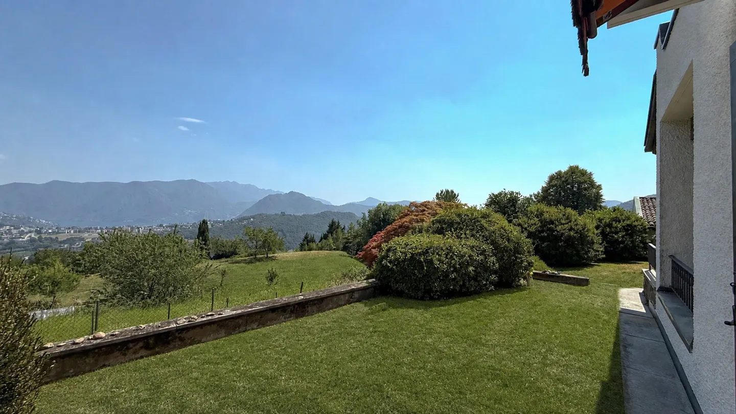 Beautiful apartment with garden in semi-detached house - Photo 13 of 17