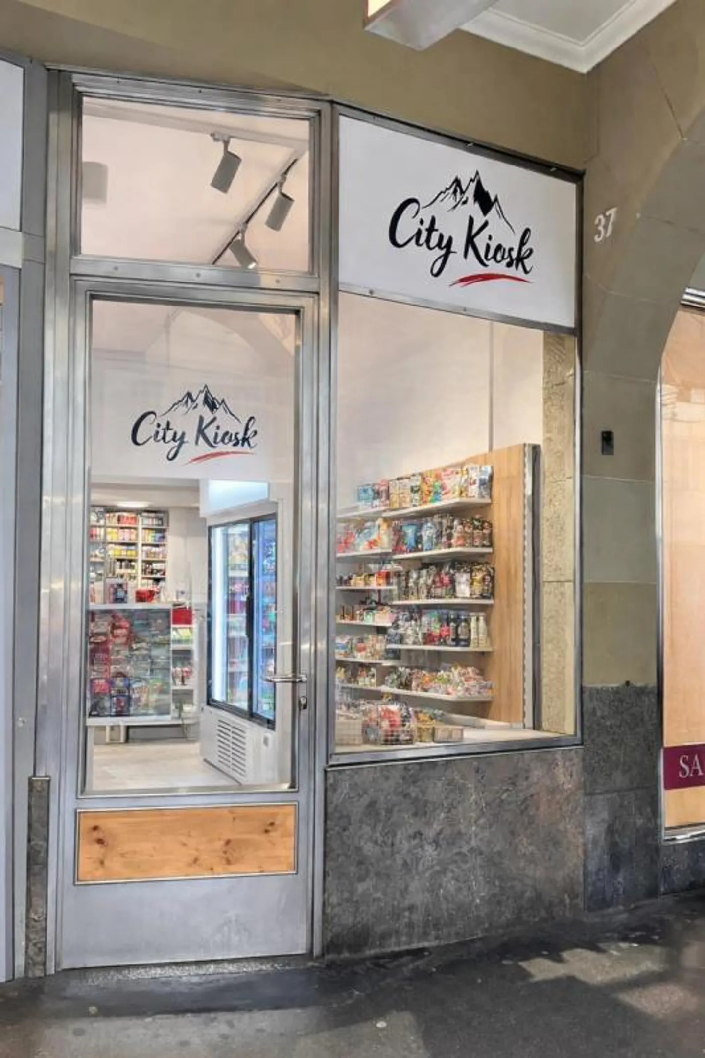 INTERIM USE - Retail Space 20 m2 - Concept Store - Showroom - Photo 3 of 3
