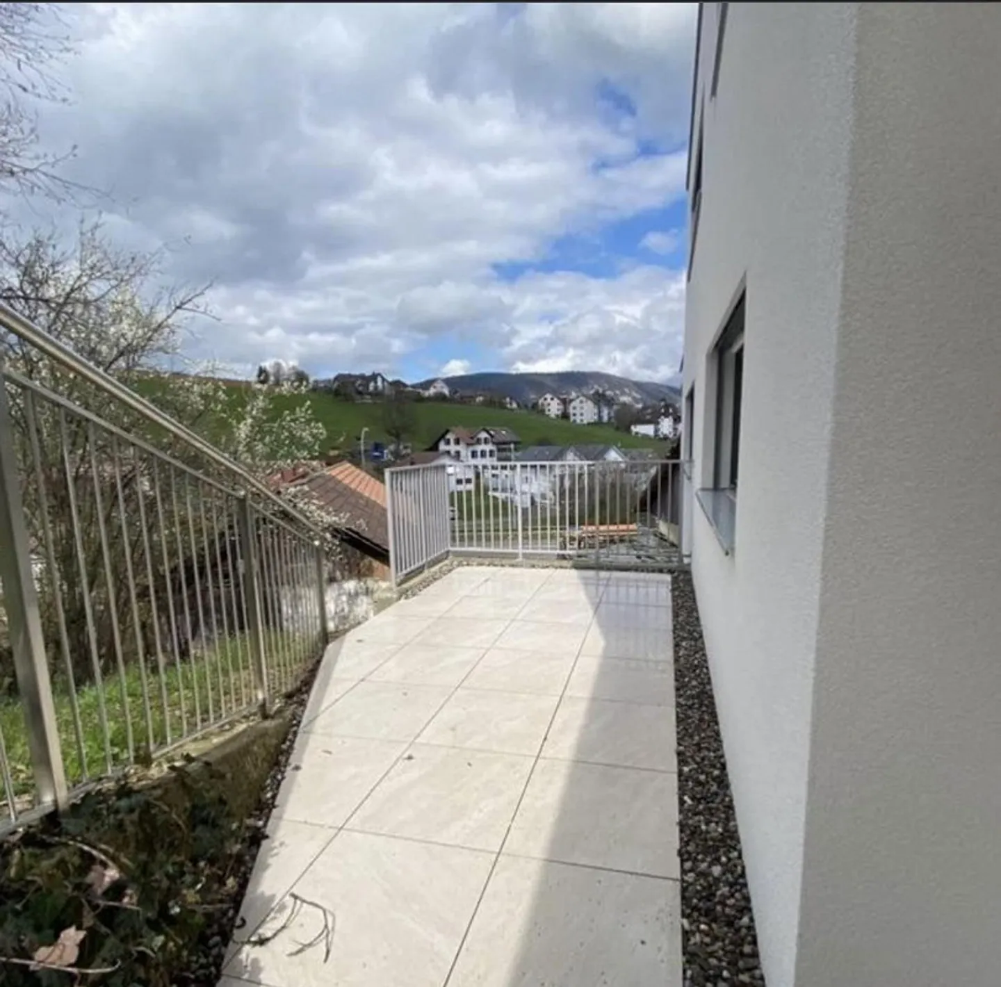 Lease Takeover Modern 3.5 Room Apartment - Photo 8 of 9