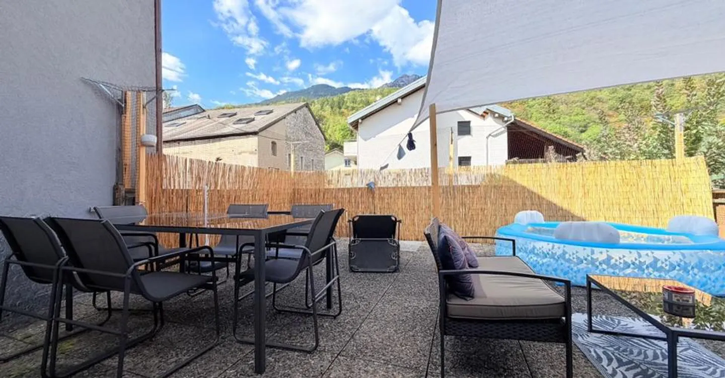 Appartement de 2,5 pièces en duplex avec grande terrasse - Photo 1 of 13