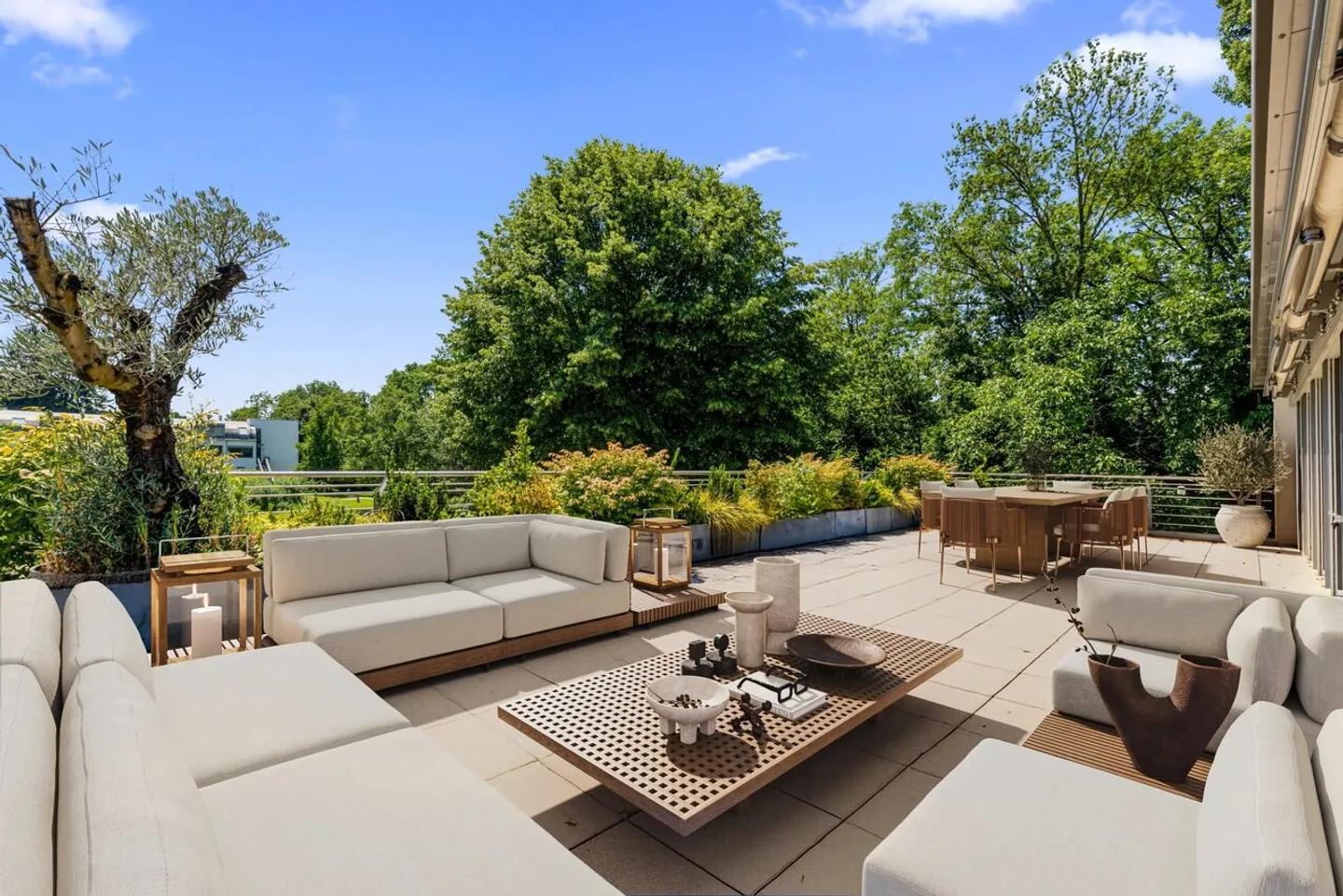 338 m2 Wohnung mit 4 Schlafzimmern, Troinex - Foto 2 von 8