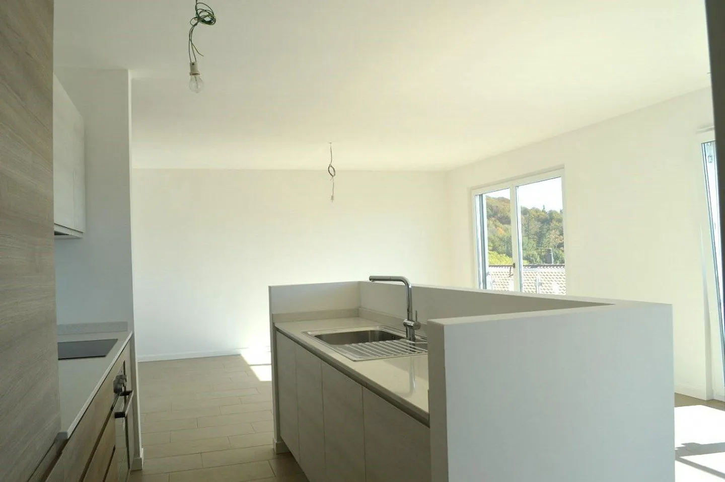 VILLA UNIFAMILIARE DI 5.5 LOCALI CON GIARDINO - Foto 4 di 13