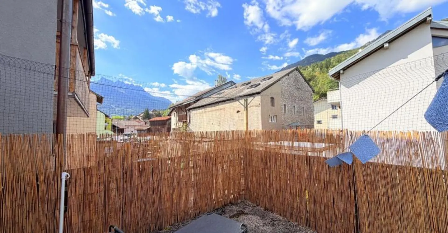 Appartement de 2,5 pièces en duplex avec grande terrasse - Photo 2 of 13