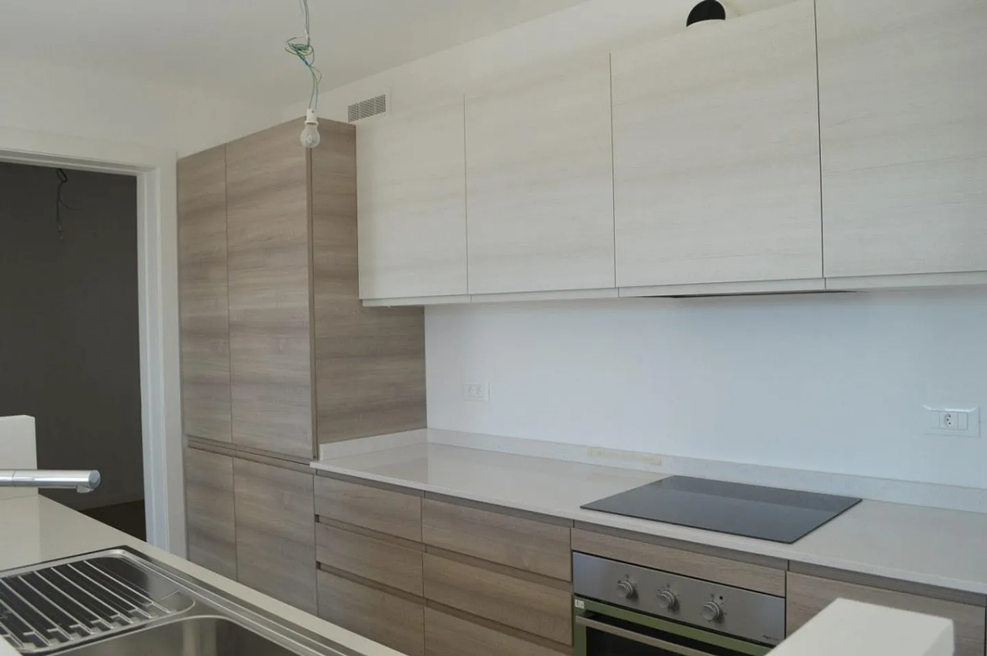 VILLA UNIFAMILIARE DI 5.5 LOCALI CON GIARDINO - Foto 5 di 13