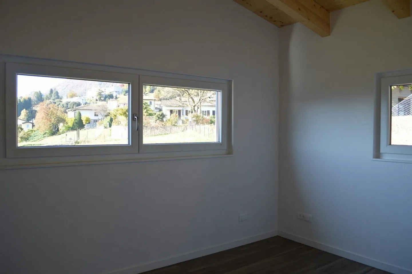 VILLA UNIFAMILIARE DI 5.5 LOCALI CON GIARDINO - Foto 11 di 13