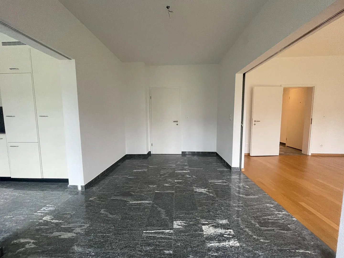 Charmante appartement 3 pièces dans un bâtiment historique à Baden - Photo 7 sur 9