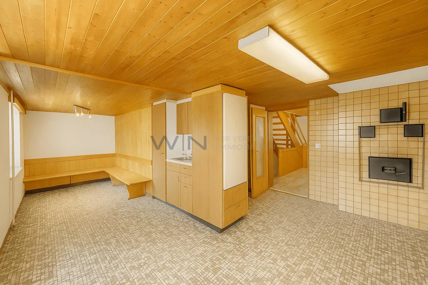 Double genius: Two houses? one price? endless possibilities - Photo 1 of 8