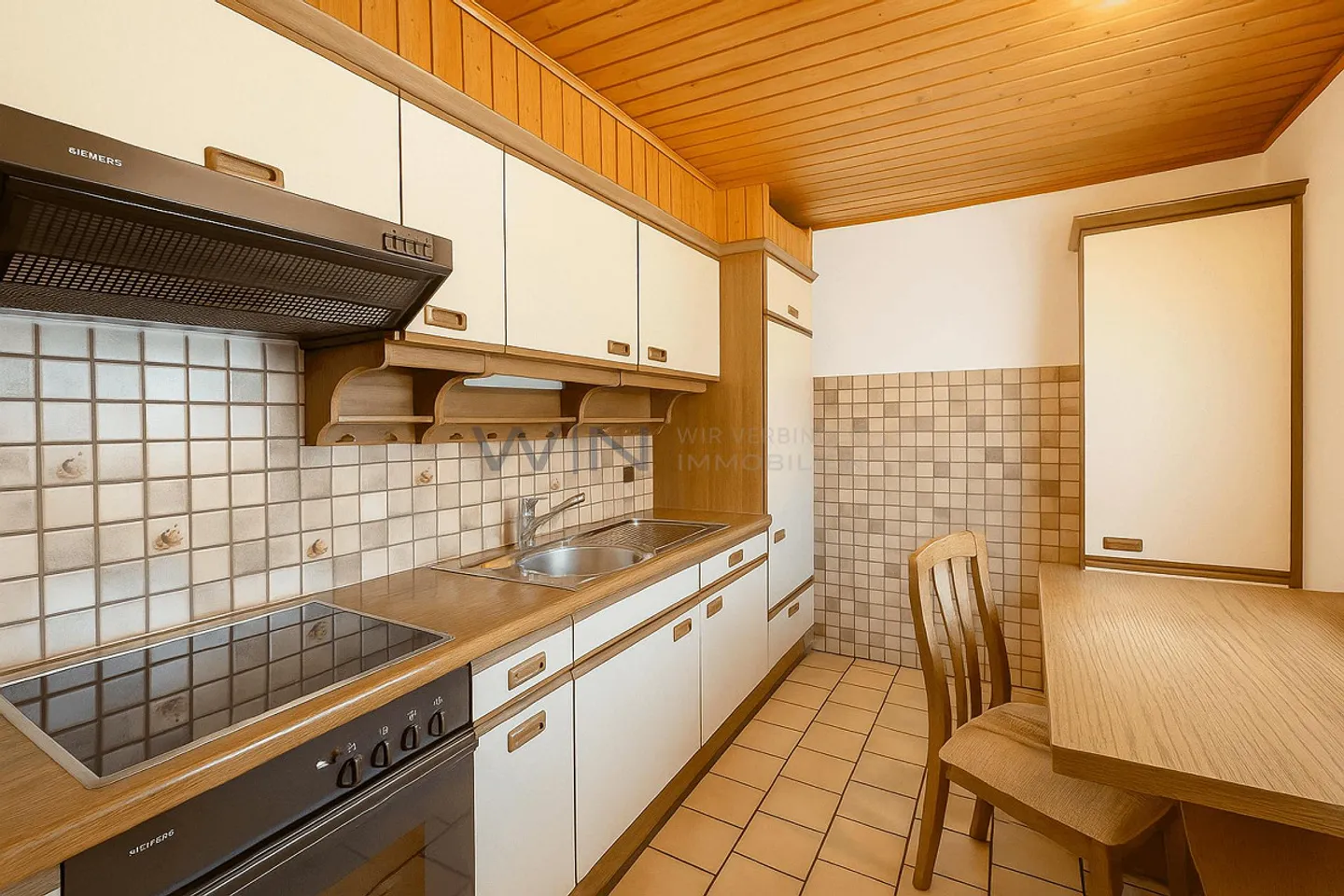 Double genius: Two houses? one price? endless possibilities - Photo 2 of 8